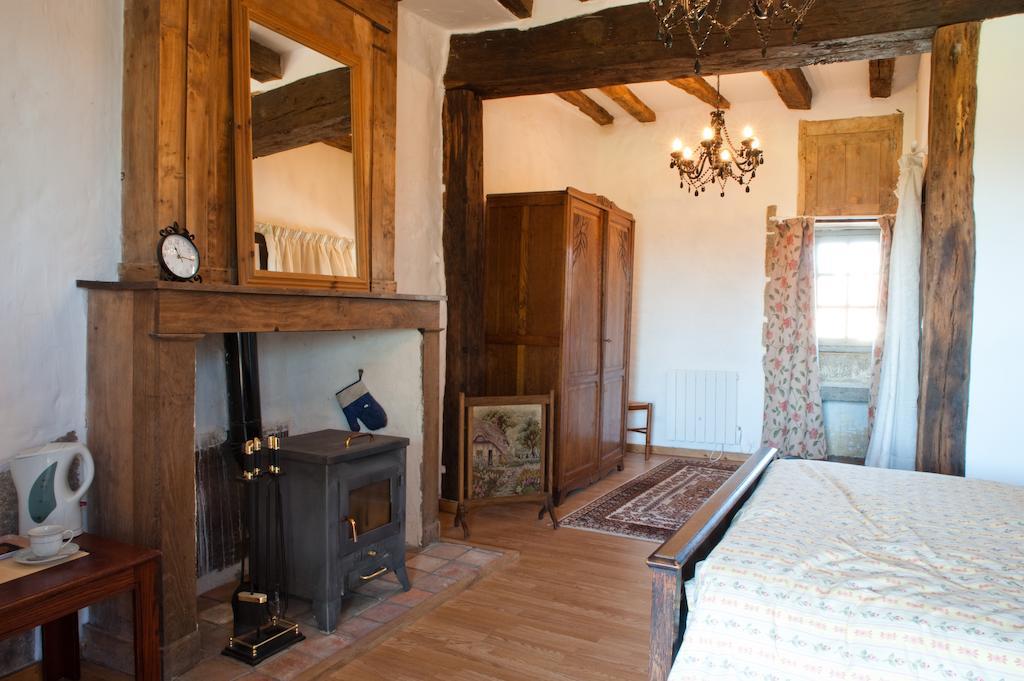 L'Ancien Presbytère Chambres D'hote ou Gite Le Dorat Camera foto