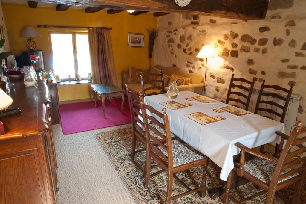 L'Ancien Presbytère Chambres D'hote ou Gite Le Dorat Esterno foto