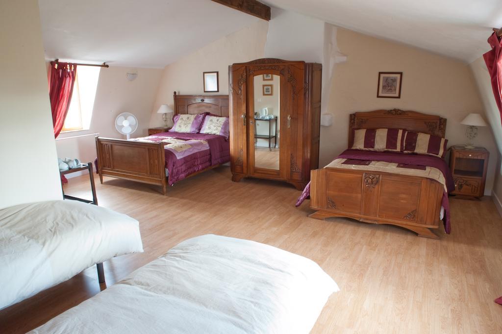 L'Ancien Presbytère Chambres D'hote ou Gite Le Dorat Camera foto