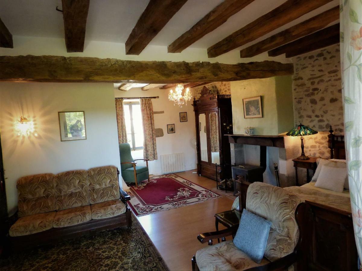 L'Ancien Presbytère Chambres D'hote ou Gite Le Dorat Esterno foto