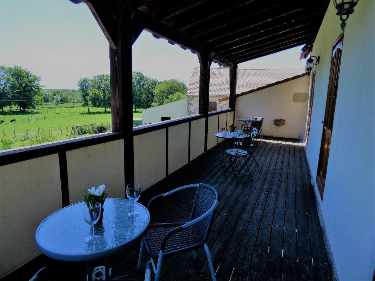 L'Ancien Presbytère Chambres D'hote ou Gite Le Dorat Esterno foto