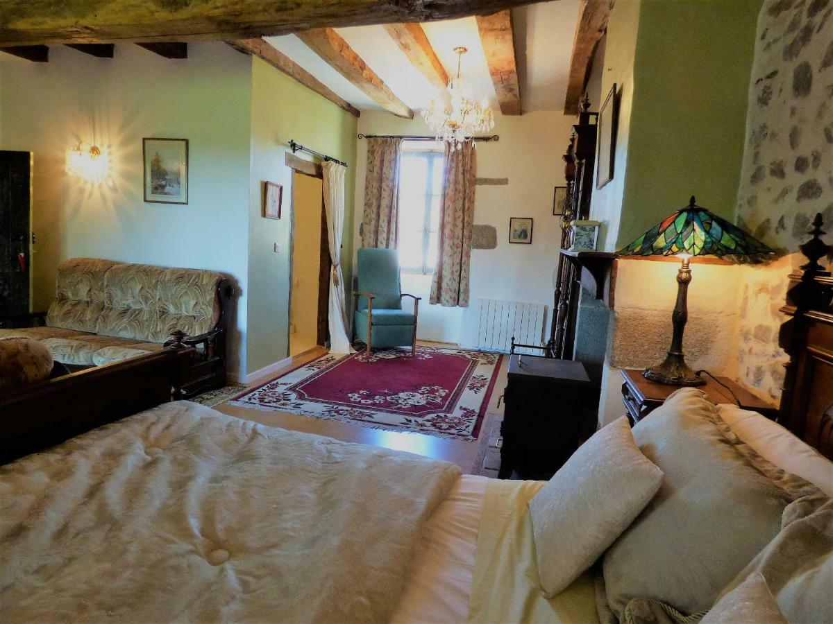L'Ancien Presbytère Chambres D'hote ou Gite Le Dorat Esterno foto