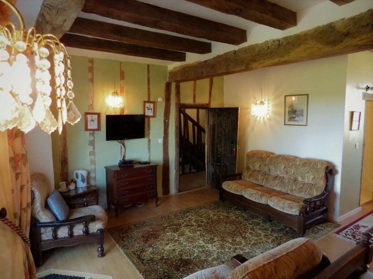 L'Ancien Presbytère Chambres D'hote ou Gite Le Dorat Esterno foto