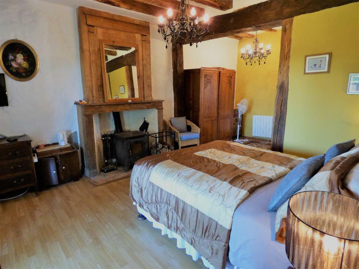 L'Ancien Presbytère Chambres D'hote ou Gite Le Dorat Esterno foto