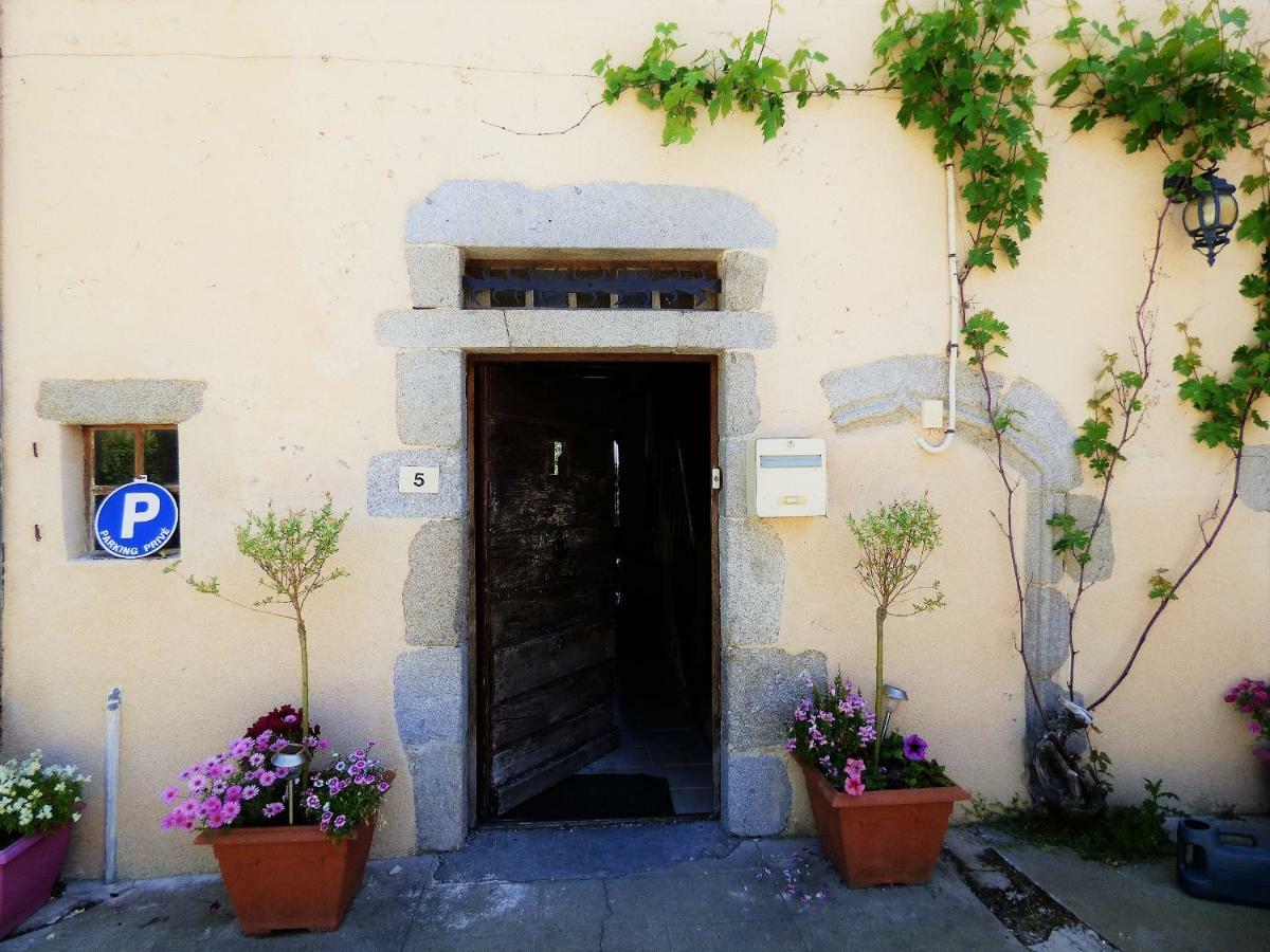 L'Ancien Presbytère Chambres D'hote ou Gite Le Dorat Esterno foto
